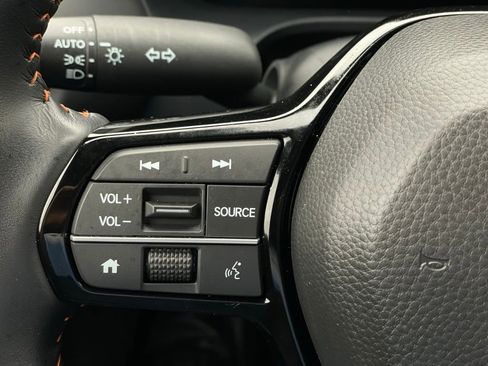 Certified 2025 Honda HR-V Sport image 15