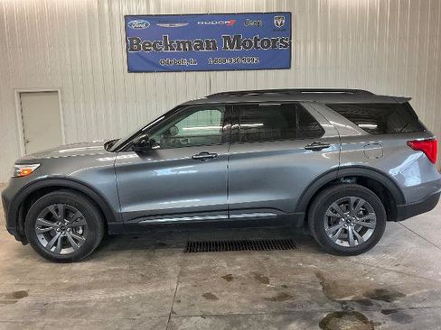 Certified 2024 Ford Explorer XLT w/ Equipment Group 202A AWD/4WD image 2