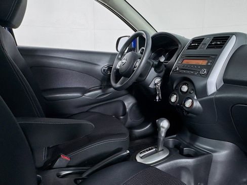 Used 2014 Nissan Versa SV w/ Convenience Package image 15