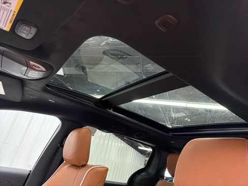 New 2026 Chrysler Pacifica Pinnacle w/ Trailer Tow Group image 18