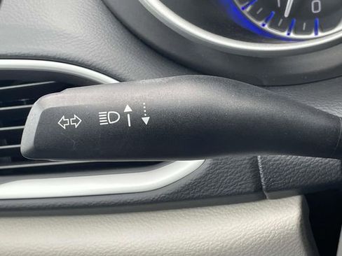 Used 2024 Chrysler Pacifica Touring-L image 34