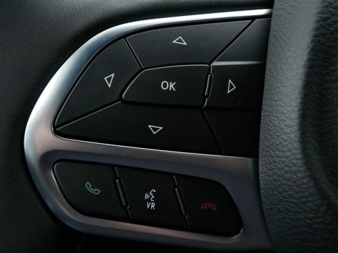 New 2026 Chrysler Pacifica Limited w/ Uconnect Theater Family Group image 15