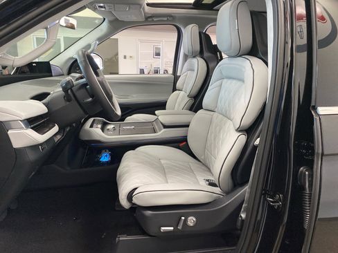 New 2026 Lincoln Navigator L Black Label image 21