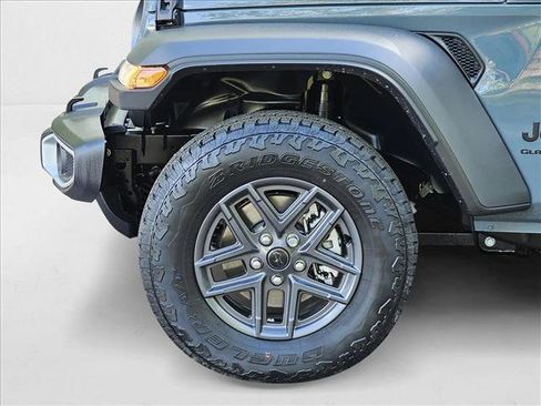 New 2025 Jeep Gladiator Sport image 10