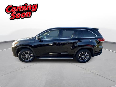 Used 2018 Toyota Highlander XLE image 9