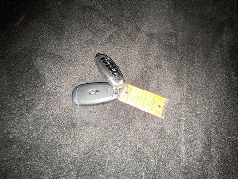 Used 2023 Hyundai Elantra SEL w/ Cargo Package image 27