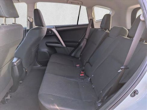 Used 2018 Toyota RAV4 LE w/ Carpet Mat Package image 17