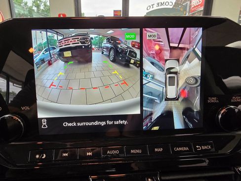 Used 2022 Nissan Pathfinder SL w/ SL Premium Package image 35