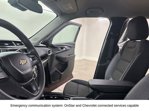 Certified 2022 Chevrolet TrailBlazer LT w/ Convenience Package FWD image 35