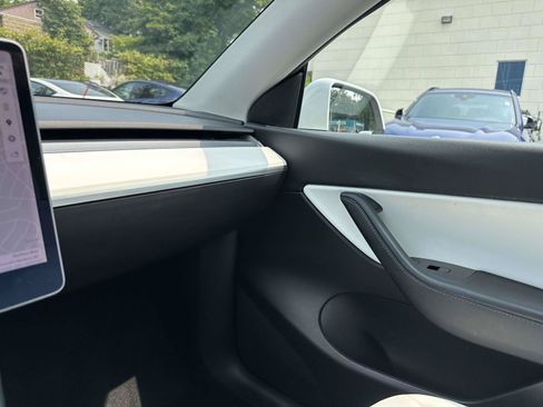 Used 2020 Tesla Model Y Long Range AWD/4WD image 26