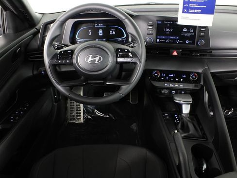 Used 2026 Hyundai Elantra Sport image 8
