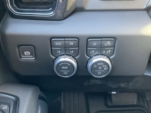 Used 2026 GMC Sierra 1500 AT4 w/ AT4 Premium Package AWD/4WD image 40