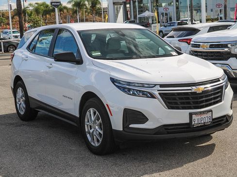 Used 2024 Chevrolet Equinox LS FWD image 3