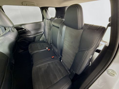 Used 2024 Mitsubishi Outlander SE Black Edition FWD image 29