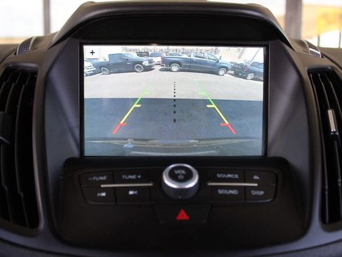 Used 2018 Ford Escape SE w/ SE Sport Appearance Package image 19