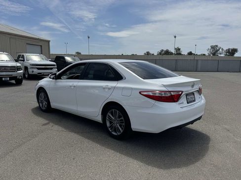 Used 2016 Toyota Camry SE image 7