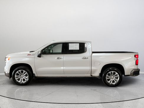 Used 2022 Chevrolet Silverado 1500 LTZ w/ LTZ Convenience Package II AWD/4WD image 10
