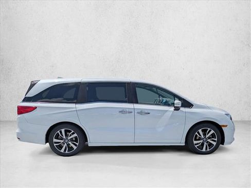Used 2021 Honda Odyssey Touring image 4