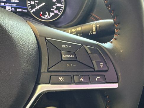 Used 2025 Nissan Sentra SR FWD image 34
