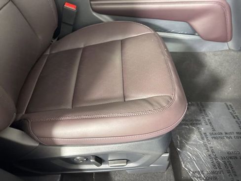 New 2026 Ford Explorer Platinum image 22