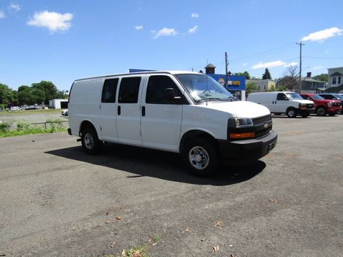 Used 2021 Chevrolet Express 2500 w/ Driver Convenience Package RWD image 8