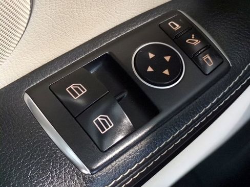 Used 2018 Mercedes-Benz SLC 300 image 22