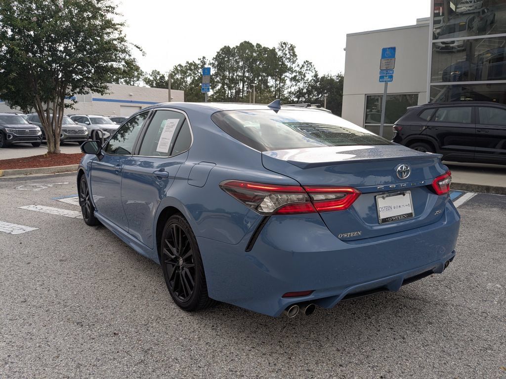 Used 2024 Toyota Camry XSE FWD image 4