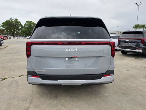 New 2026 Kia Carnival EX FWD image 7