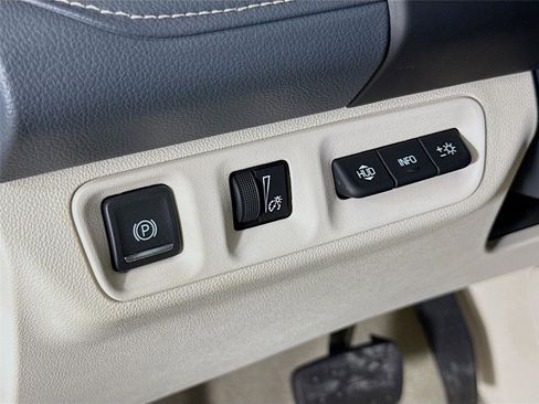 Used 2021 GMC Acadia Denali w/ Denali Ultimate Package image 12