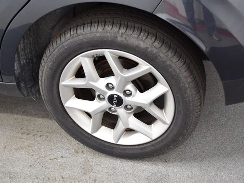 Used 2024 Kia Soul LX w/ Option Group 015 FWD image 33