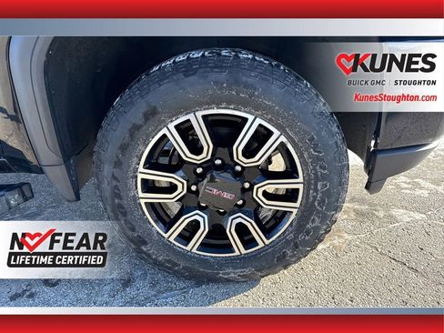 Used 2023 GMC Sierra 2500 AT4 image 15