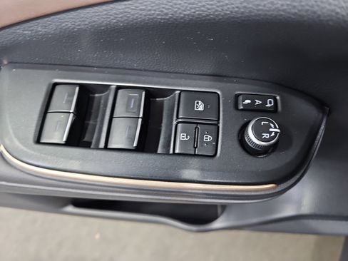 Used 2023 Toyota Crown AWD/4WD image 28
