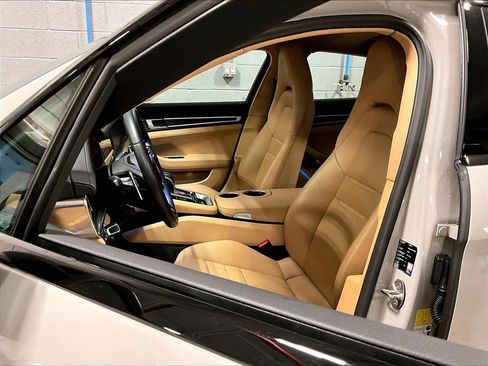 Certified 2023 Porsche Panamera 4 Platinum Edition image 5
