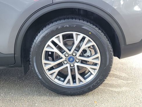 Used 2021 Ford Escape SEL w/ Technology Package FWD image 5