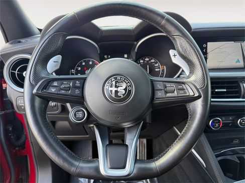 Used 2022 Alfa Romeo Stelvio Veloce image 17