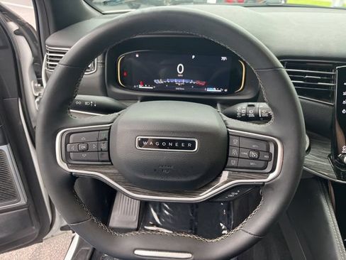 Used 2022 Jeep Wagoneer Series II RWD image 19