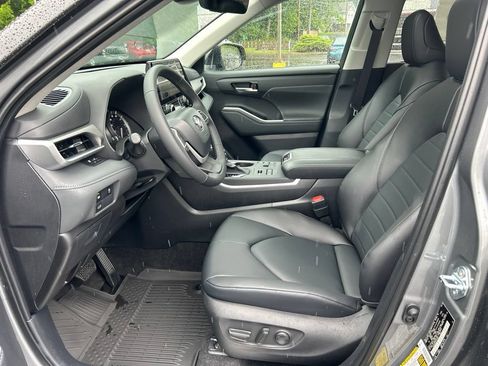 New 2026 Toyota Highlander XLE AWD/4WD image 9