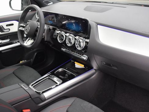 New 2025 Mercedes-Benz GLA 35 AMG 4MATIC image 14