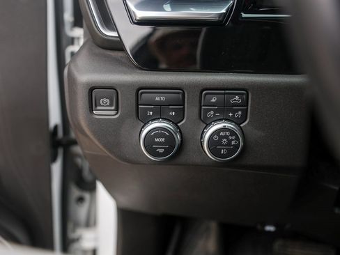 Used 2022 GMC Sierra 1500 Elevation w/ Elevation Premium Package image 18