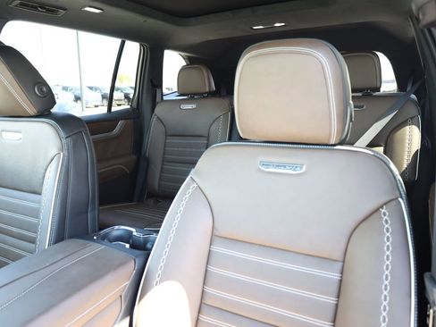 New 2026 GMC Acadia Denali Ultimate AWD/4WD image 17