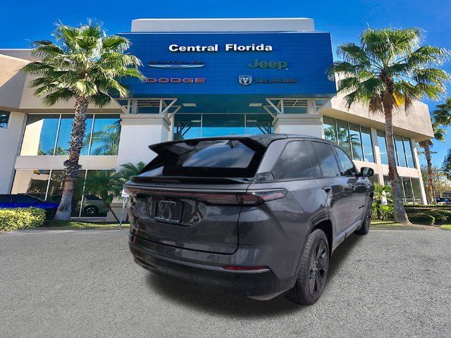 Used 2024 Jeep Wagoneer Launch Edition AWD/4WD image 4