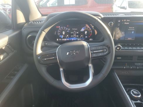 Used 2025 Chevrolet Colorado Trail Boss image 11