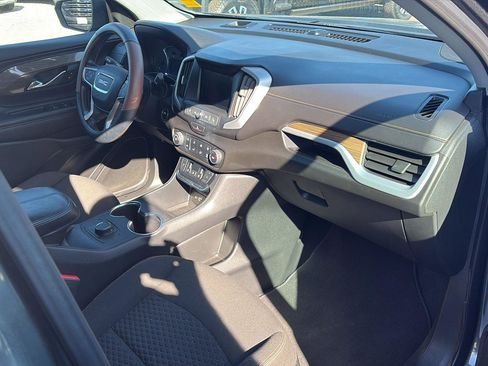 Used 2020 GMC Terrain SLE image 28