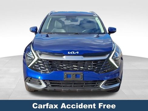 Used 2024 Kia Sportage EX image 3