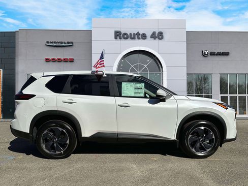 Used 2026 Nissan Rogue SV image 6