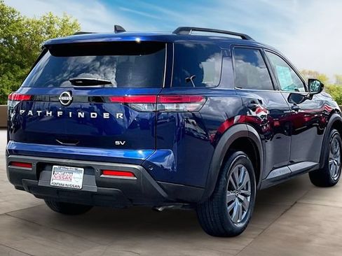 Certified 2024 Nissan Pathfinder SV FWD image 6
