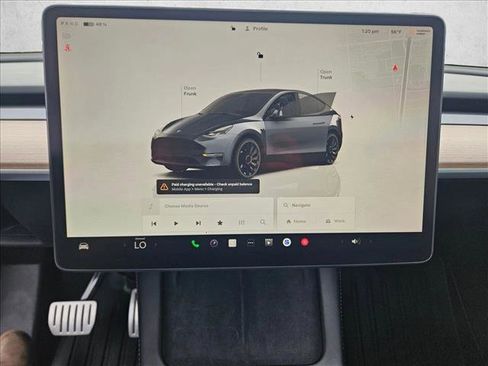 Used 2023 Tesla Model Y Performance image 14