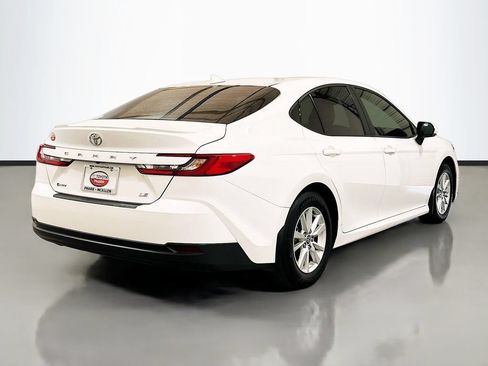 Used 2025 Toyota Camry LE w/ Convenience Package FWD image 4