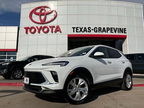 Used 2025 Buick Encore GX Preferred image 2