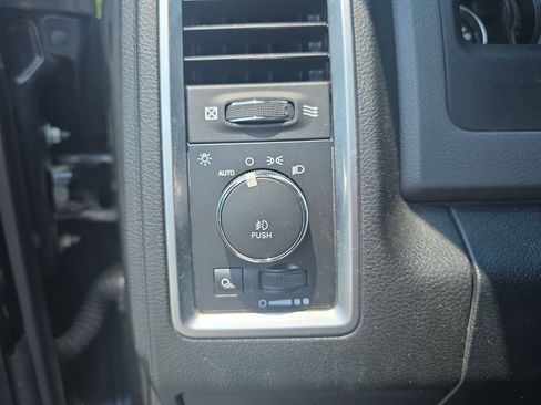 Used 2016 RAM 2500 SLT w/ Popular Equipment Group AWD/4WD image 18
